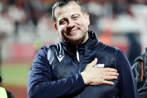 Nenad Lalatović ponovo na Karađorđu, Voša časti navijače besplatnim ulazom